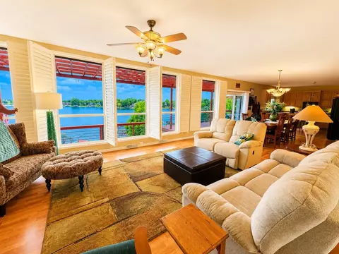 3150 Indian Point Dr, Ellston, IA 50074