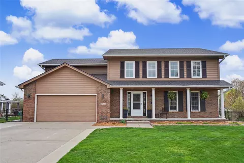 5975 S Winwood Dr, Johnston, IA 50131