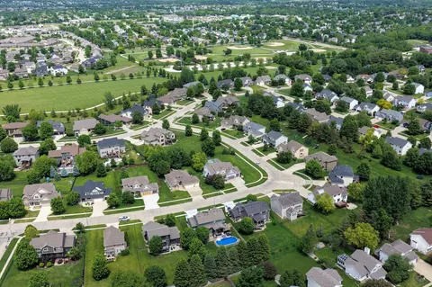 1690 SE Bell Dr, Waukee, IA 50263