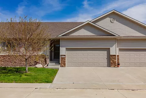 1427 NE Falstaff Ln, Ankeny, IA 50021