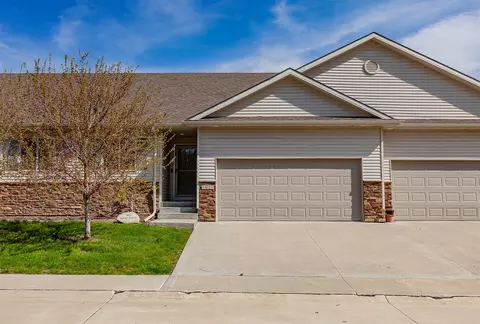 1427 NE Falstaff Ln, Ankeny, IA 50021