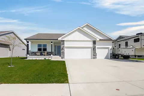 817 Mulberry Dr NW, Bondurant, IA 50035