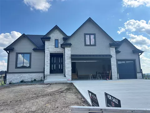 8294 Edgewood Ct, West Des Moines, IA 50266