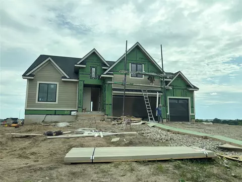 8294 Edgewood Ct, West Des Moines, IA 50266