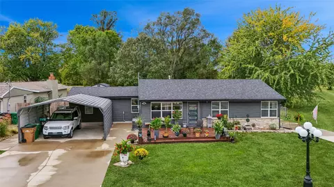 5840 NW 54th Ct, Johnston, IA 50131