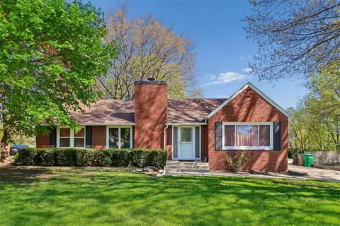 603 1st St E, Altoona, IA 50009