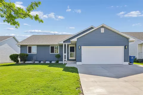 2505 Grand River Dr, Des Moines, IA 50320