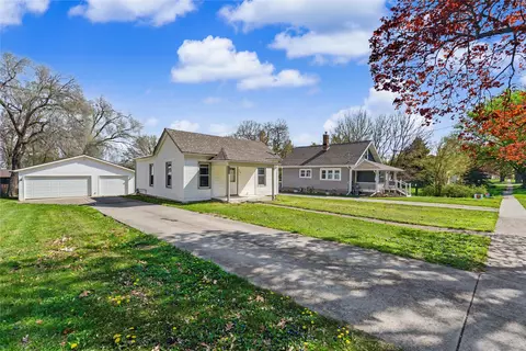 209 3rd St NE, Mitchellville, IA 50169