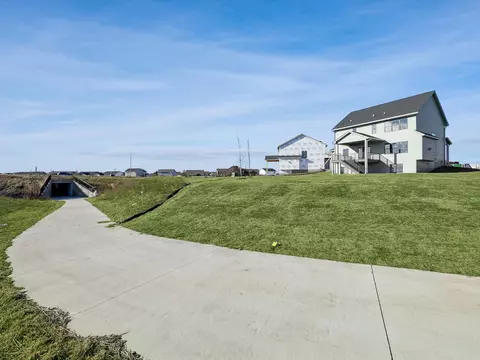 Exterior - 240 NW Copperleaf Ct, Waukee, IA 50263 photo 3 of 4