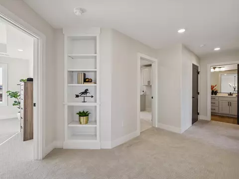 Entry Way - 240 NW Copperleaf Ct, Waukee, IA 50263 photo 4 of 5