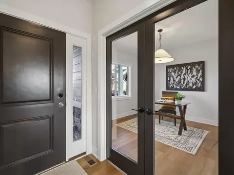 Entry Way - 240 NW Copperleaf Ct, Waukee, IA 50263 photo 2 of 5