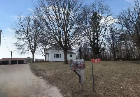 1320 190th St, Bradgate, IA 50520