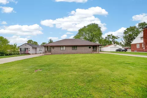 735737 Leach Ave, Des Moines, IA 50315