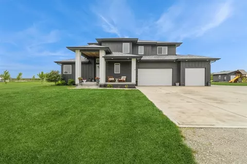 7124 43rd Ave, Norwalk, IA 50211