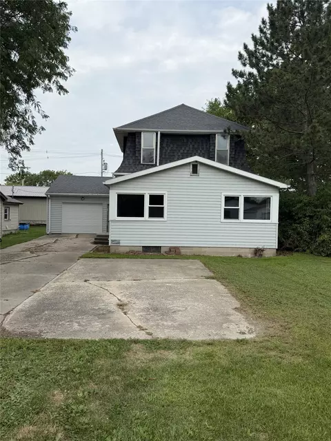 1527 Dayton St, Ellsworth, IA 50075