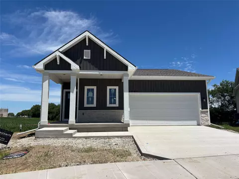 1841 Gordon Ct, Norwalk, IA 50211