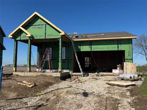 1841 Gordon Ct, Norwalk, IA 50211