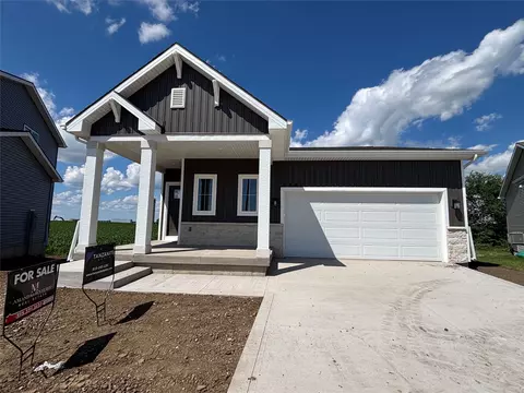1841 Gordon Ct, Norwalk, IA 50211