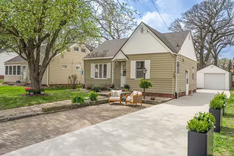 2512 33rd St, Des Moines, IA 50310