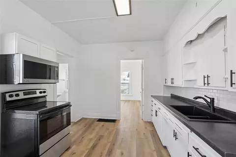 820 1st Ave E, Newton, IA 50208