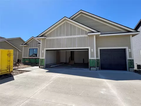 120 NW Ashley Ct, Waukee, IA 50263