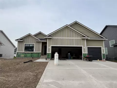 120 NW Ashley Ct, Waukee, IA 50263