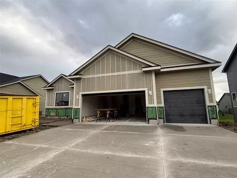 120 NW Ashley Ct, Waukee, IA 50263