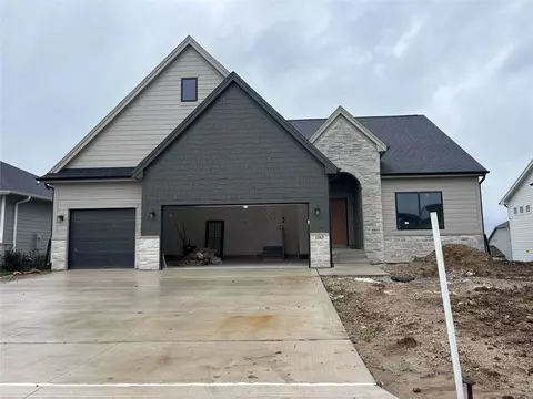 1263 S 92nd St, West Des Moines, IA 50266