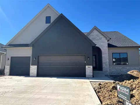 1263 S 92nd St, West Des Moines, IA 50266