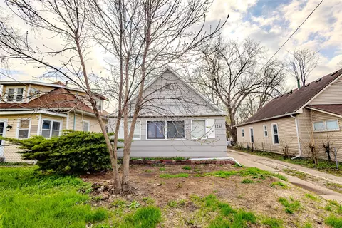 1241 E 17th Ct, Des Moines, IA 50316