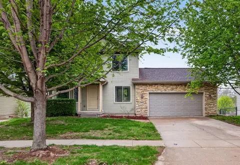 4738 Sawyers Dr, Des Moines, IA 50310