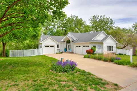 14943 Holcomb Ave, Clive, IA 50325