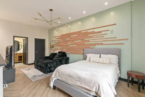 400 E Locust St #102, Des Moines, IA 50309