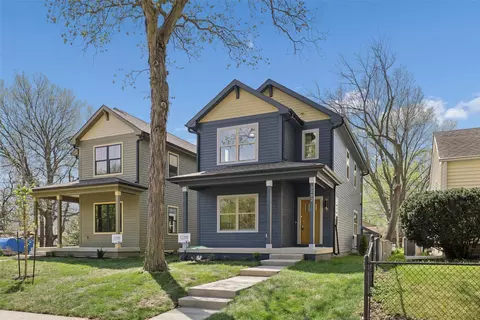 1102 Clinton Ave, Des Moines, IA 50313