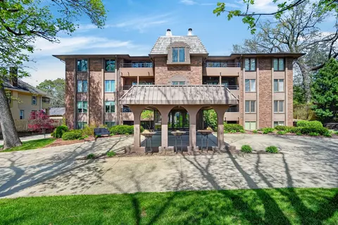 4323 Grand Ave #103, Des Moines, IA 50312