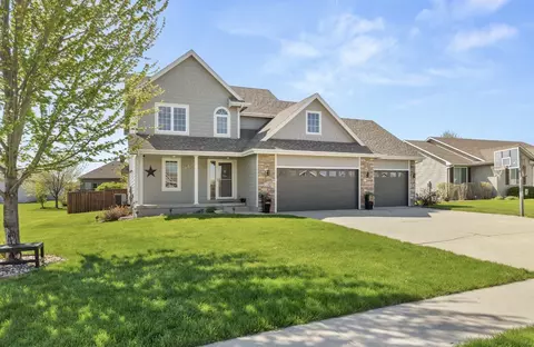 1328 91st St, West Des Moines, IA 50266