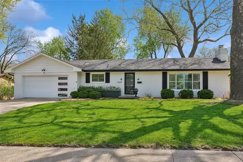 1043 23rd St, West Des Moines, IA 50266