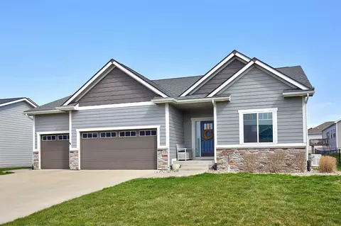 2512 NW 40th St, Ankeny, IA 50023