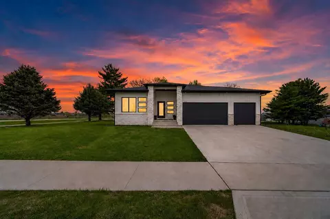 1403 19th St SE, Altoona, IA 50009
