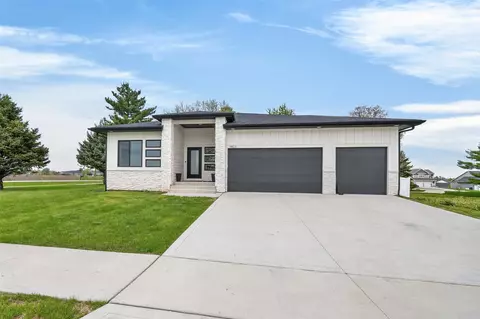 1403 19th St SE, Altoona, IA 50009