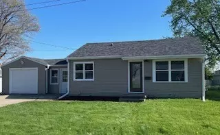 1709 N 2nd Ave E, Newton, IA 50208