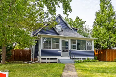 1502 29th St, Des Moines, IA 50311