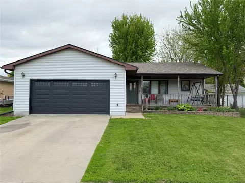 716 S 5th Ave E, Newton, IA 50208