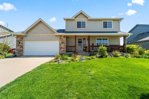 625 Meadow Cir, Huxley, IA 50124