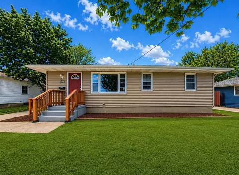 4016 64th St, Urbandale, IA 50322