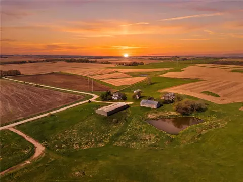 1253 330th St, Fontanelle, IA 50846