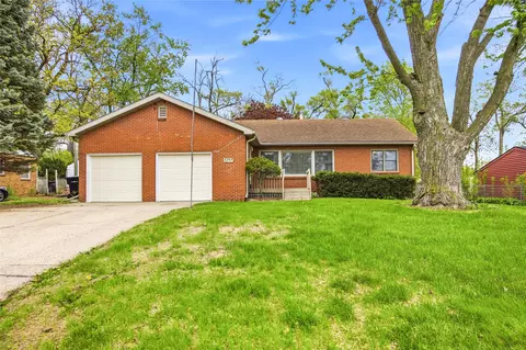 1211 68th St, Windsor Heights, IA 50324