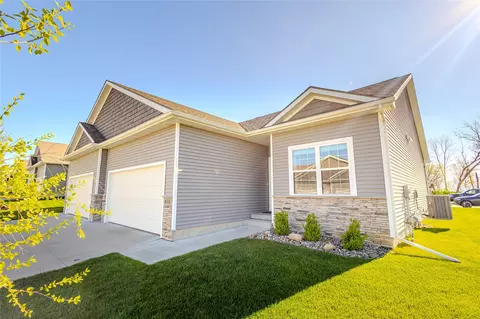 833 Pinehurst Way, Polk City, IA 50226