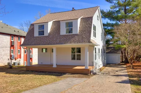 415 42nd St, Des Moines, IA 50312