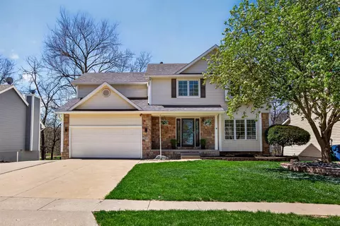 4834 65th St, Urbandale, IA 50322